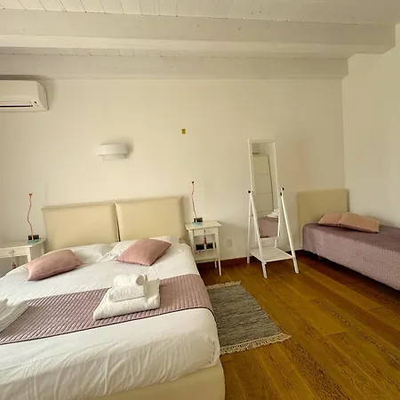 Дом отдыха The Comfortable House With Big Pool In The Center Of