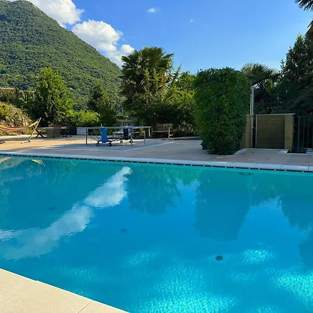 The Comfortable House With Big Pool In The Center Of Semesterbostad Mergozzo