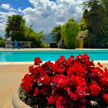 Σπίτι διακοπών The Comfortable House With Big Pool In The Center Of *